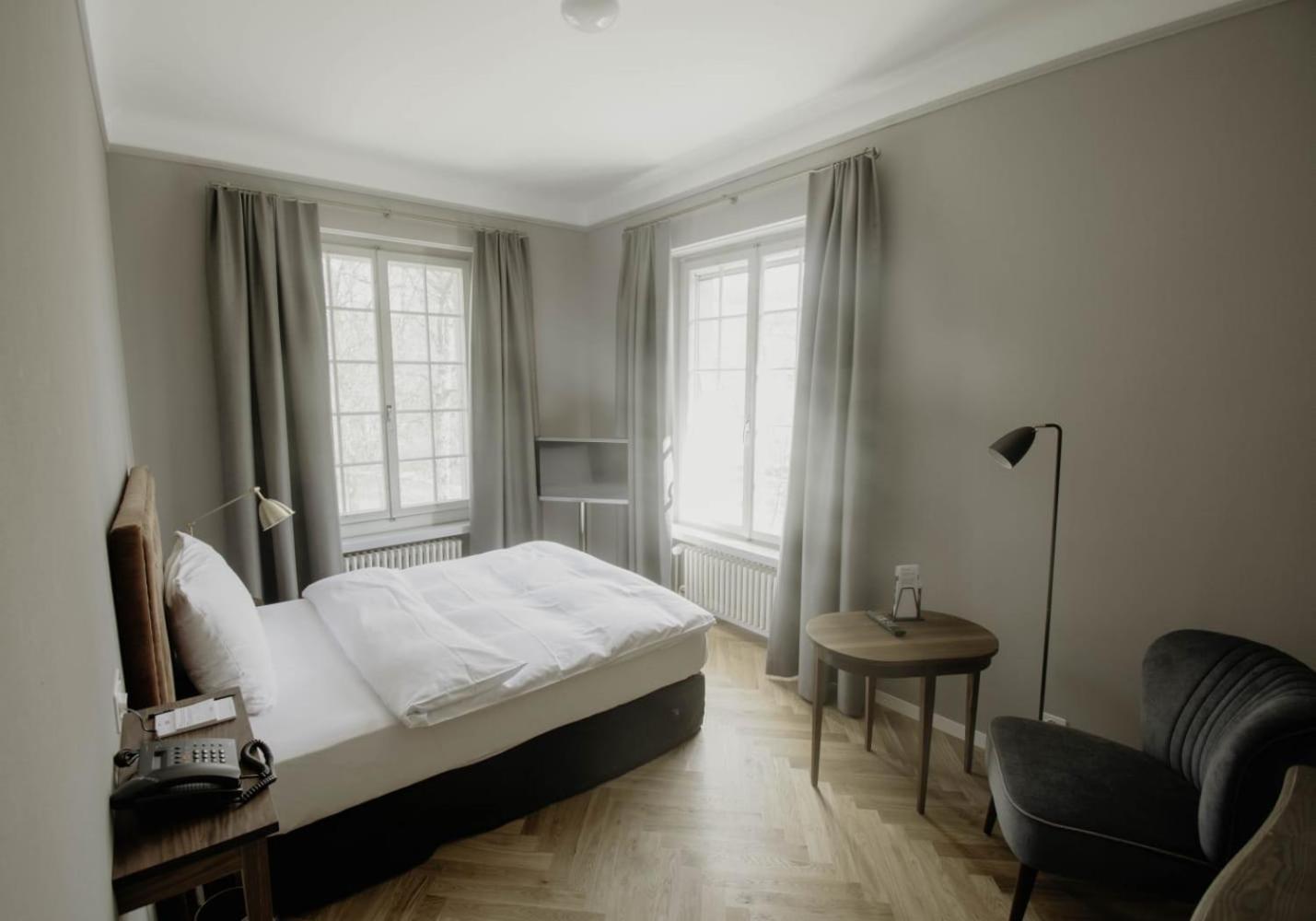 Hotel Schloss Huenigen Konolfingen Luaran gambar