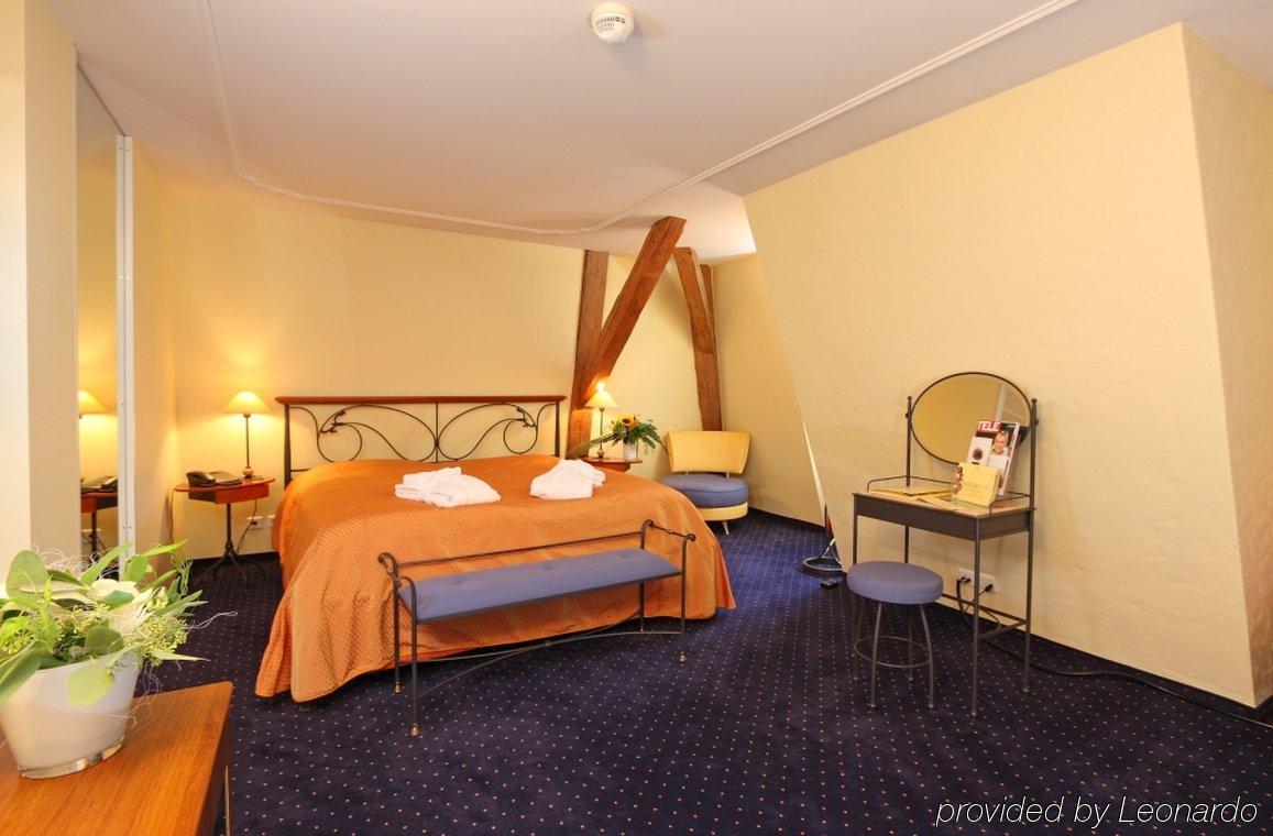Hotel Schloss Huenigen Konolfingen Bilik gambar