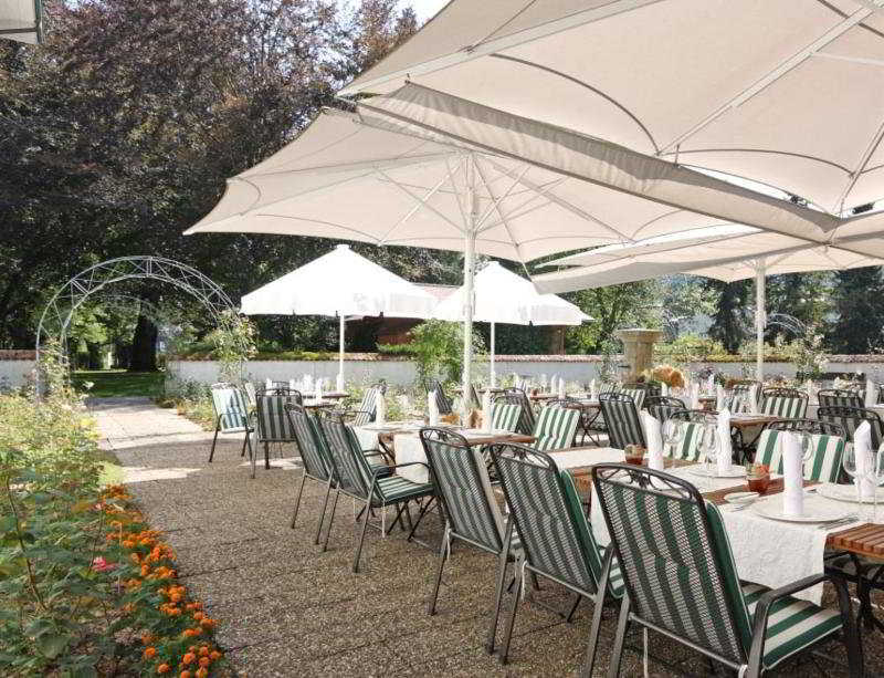 Hotel Schloss Huenigen Konolfingen Restoran gambar