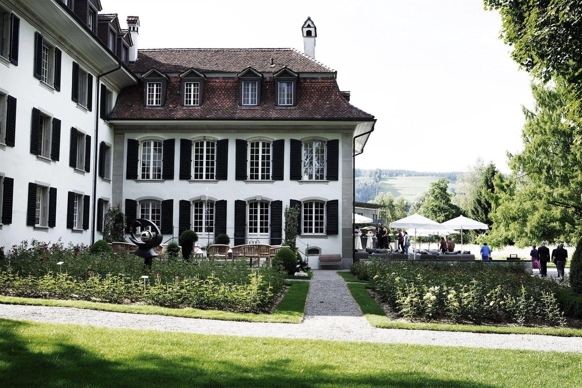 Hotel Schloss Huenigen Konolfingen Luaran gambar