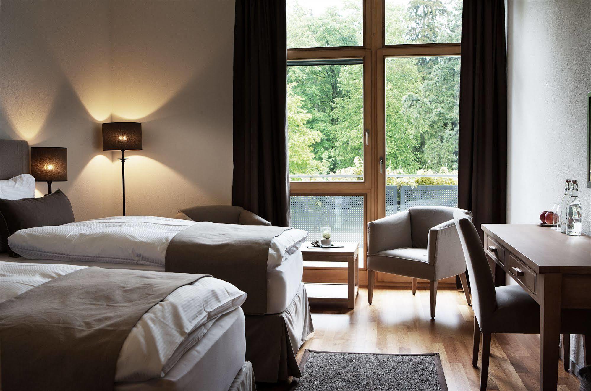 Hotel Schloss Huenigen Konolfingen Luaran gambar